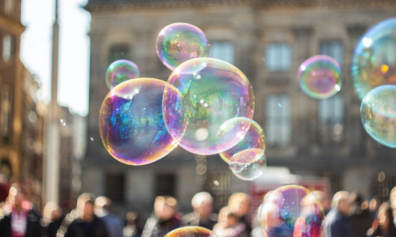 Bolle di sapone tra arte e scienza